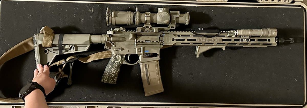 Daniel Defense DDM4 V7 S (model photo)