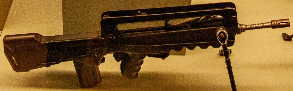 MAS FAMAS F1 (model photo)