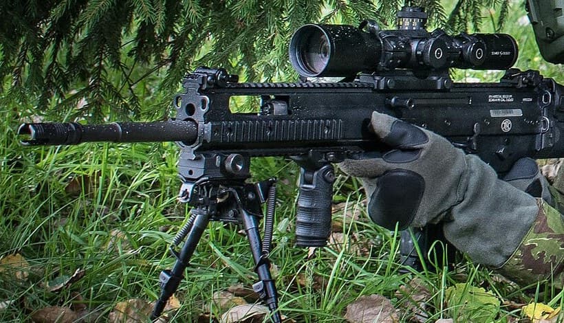 FN SCAR 17 (model photo)