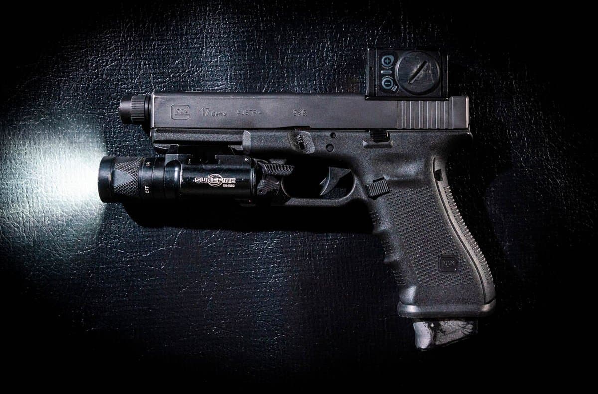 Glock G17 MOS (model photo)