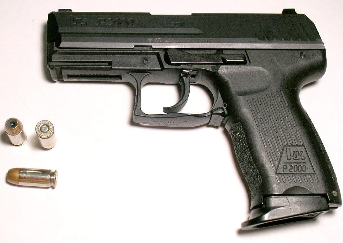 Heckler & Koch P2000 (model photo)