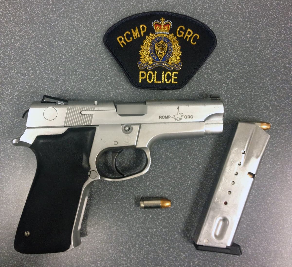 Smith & Wesson 5946 (model photo)