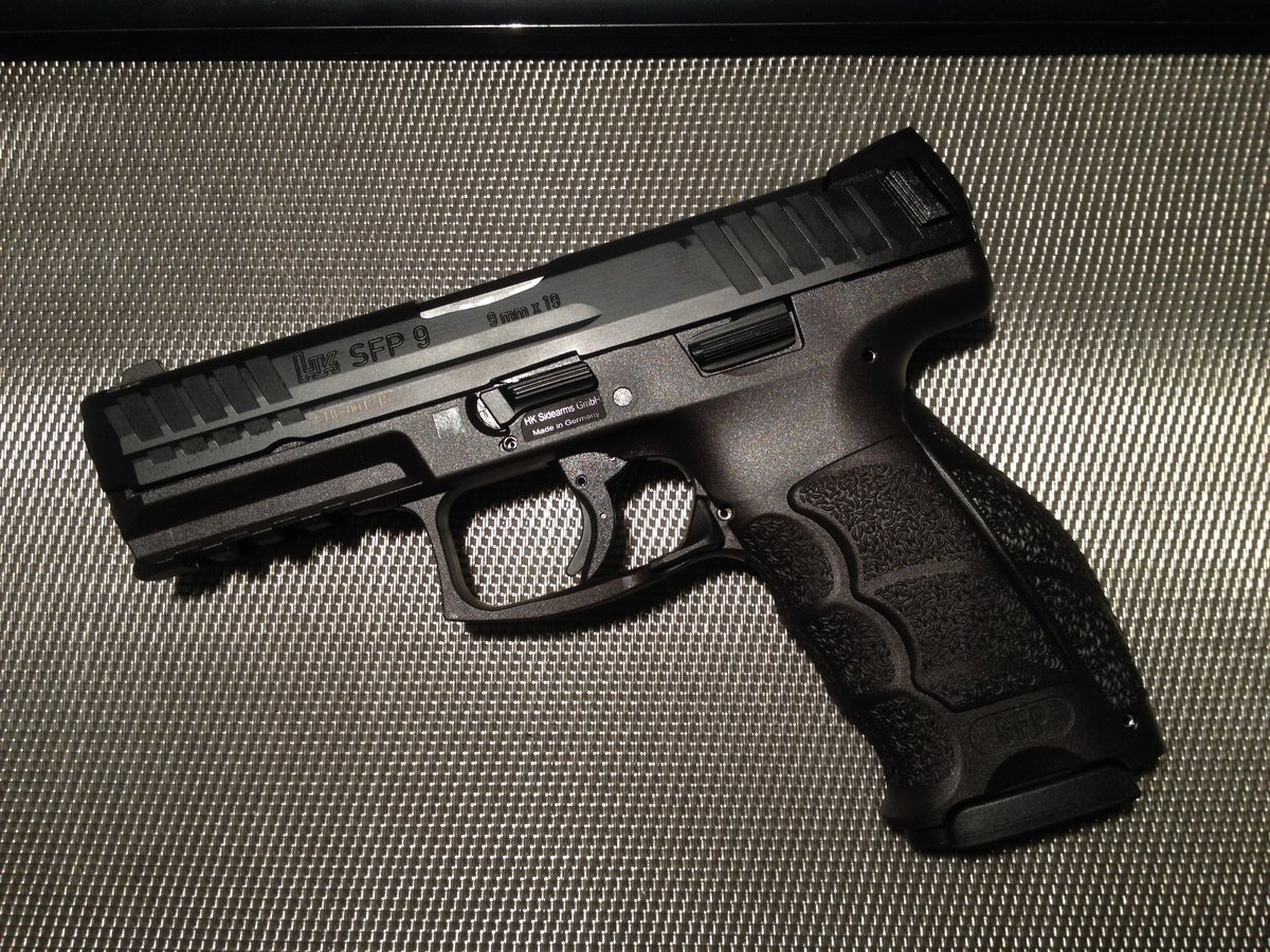 Heckler & Koch VP9 (model photo)