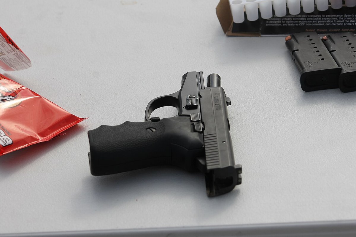SIG SAUER P239 (model photo)