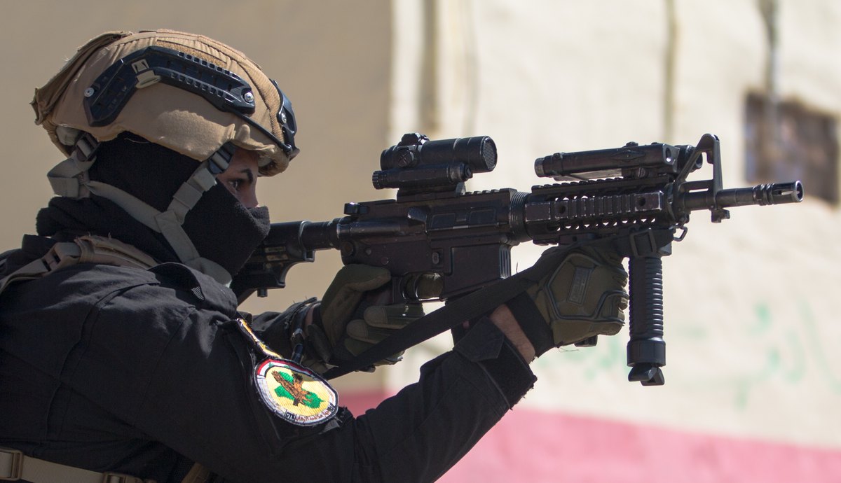 SIG M400-series rifle (Commons category SIG Sauer SIGM400) carried by an Iraqi counter-terrorism trainee, U.S. Army photo; not a U.S. agency's rifle (representative photo)